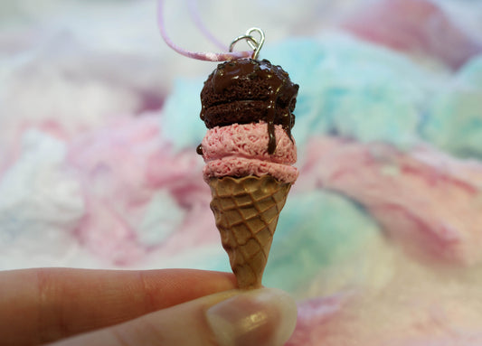 Ice Cream Cone – Double Scoop 